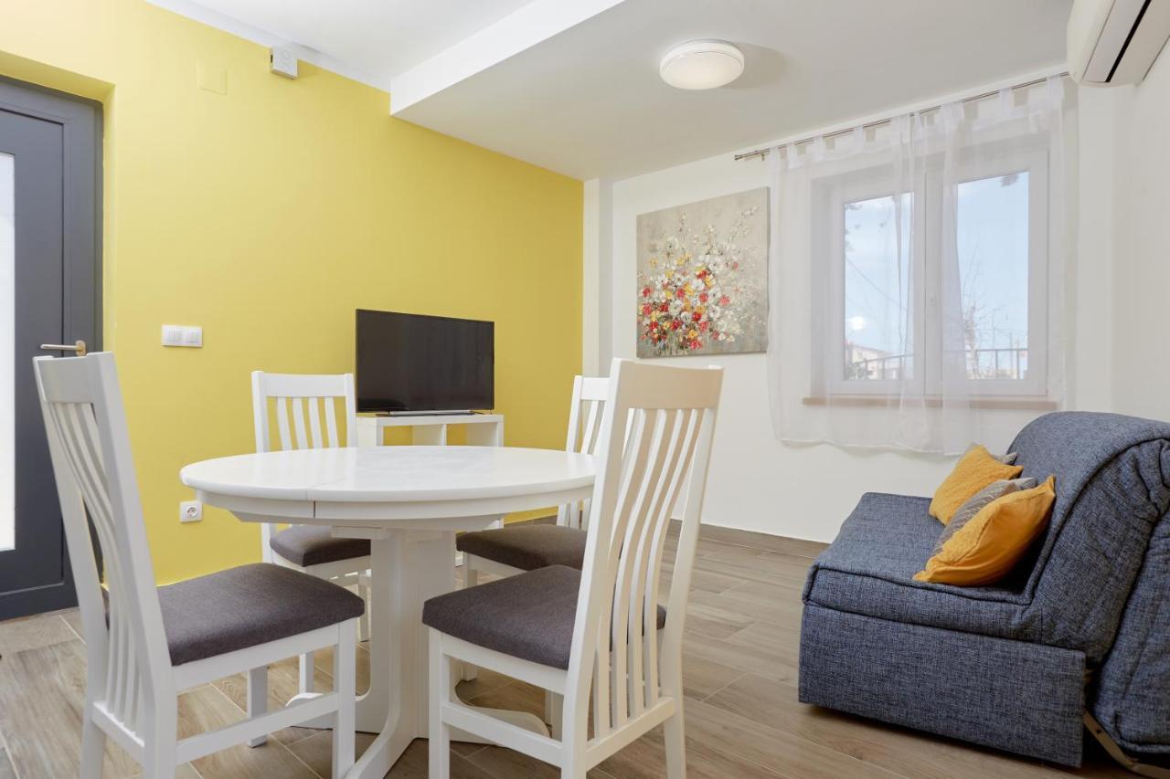 Apartments Nika Turanj Extérieur photo