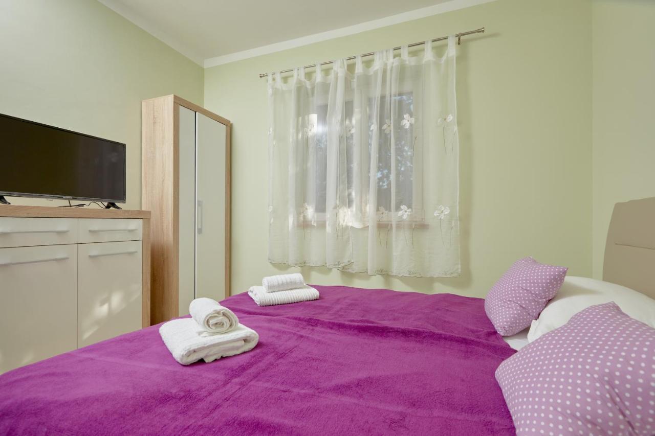 Apartments Nika Turanj Extérieur photo