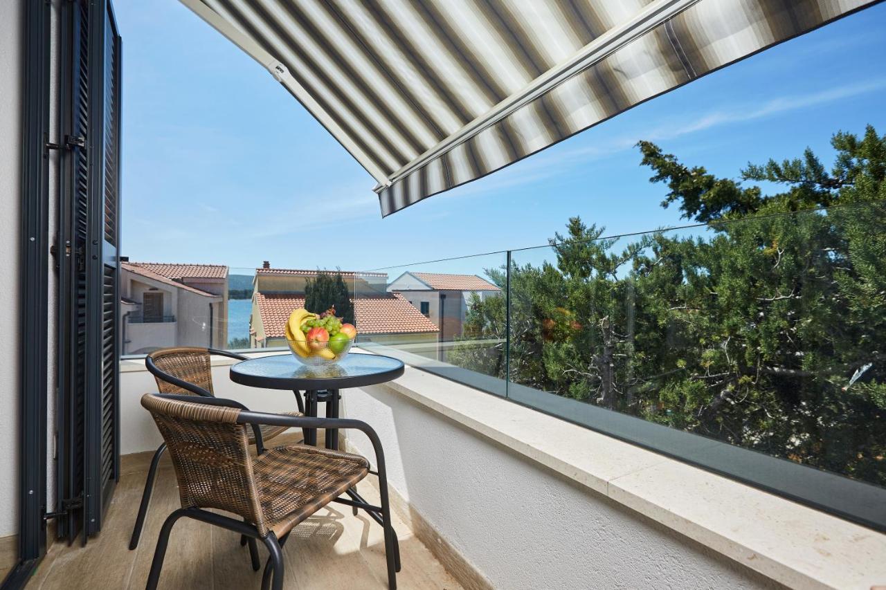Apartments Nika Turanj Extérieur photo