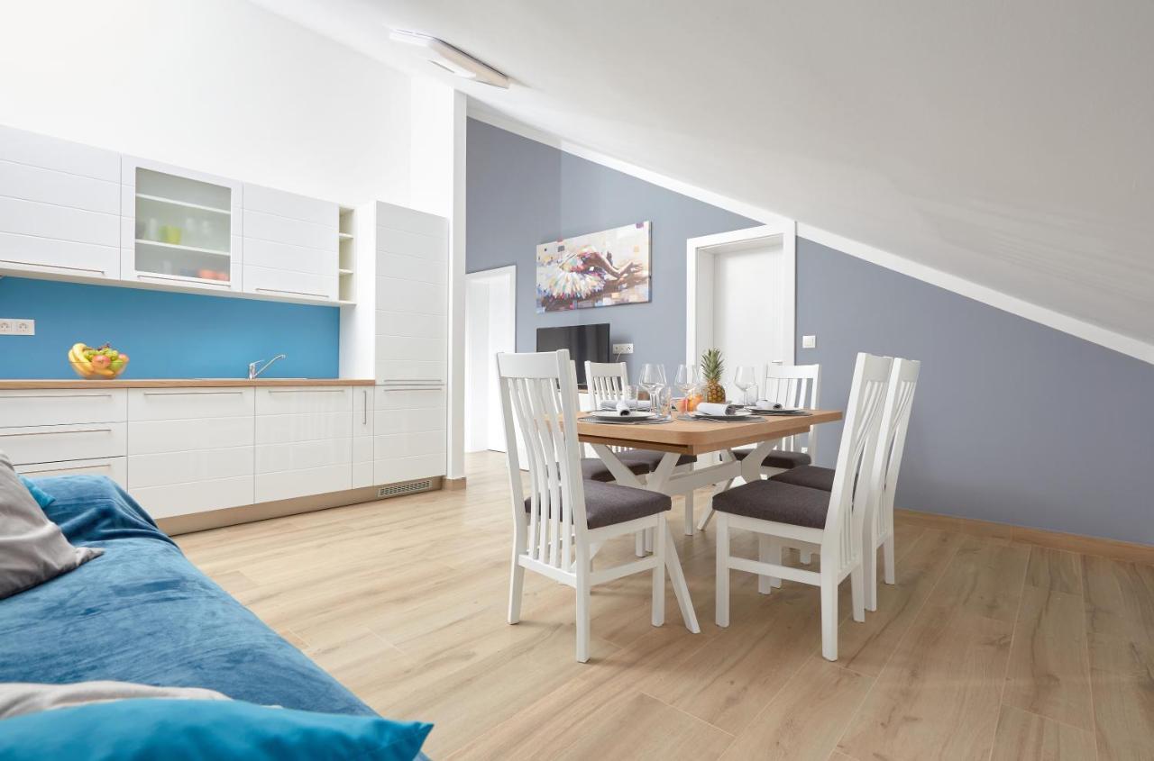 Apartments Nika Turanj Extérieur photo
